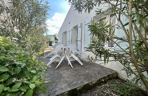 Noirmoutier-en-l'Ile House | Charming 2-Room House with Terrace, 4 Sleeps, Close to Beach and Shops in Noirmoutier