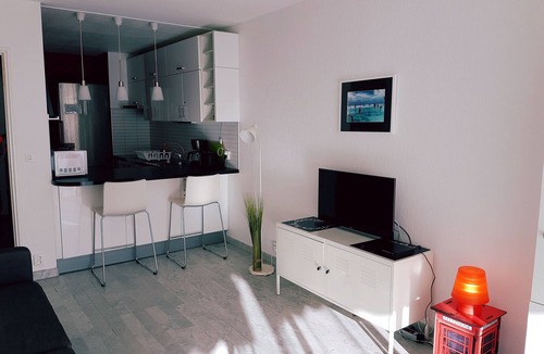 Antibes Apartment | Charming 2 rooms, terrace, with garage, swimming pool