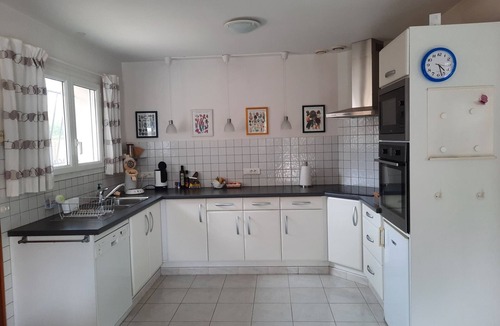 Messanges Villa | Charming 3-Bed Home with Heated Pool, Near Beach, Family-Friendly
