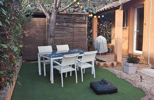 Pignans House | Charming air-conditioned gite for 2 people, pets welcome, quiet location