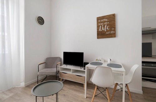 California - Pezou Apartment | Charming Air-Conditioned Studio in Cannes