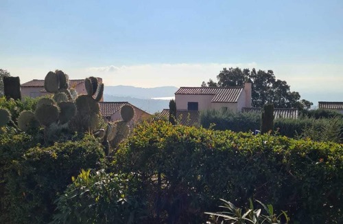 La Croix-Valmer Apartment | charming apartment - view of the Cavalaire bay