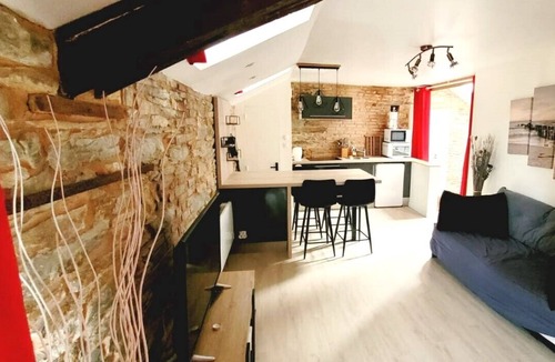 Chateaubriant Apartment | Charming Apartment - Downtown
