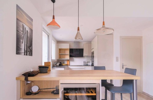Biscarrosse Plage Villa | Charming Beach House in Biscarrosse, Close to Ocean, 4 Bedrooms, Large Garden, Terrace, Sleeps 8