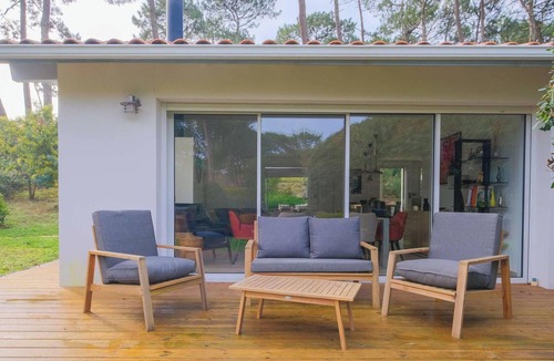 Biscarrosse Plage Villa | Charming Beach House in Biscarrosse, Close to Ocean, 4 Bedrooms, Large Garden, Terrace, Sleeps 8