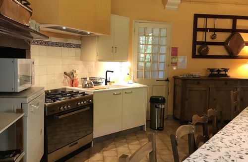 Laurede Apartment | Charming castle for 6–14 people, 40€ per night per person, minimum 6-day stay.
