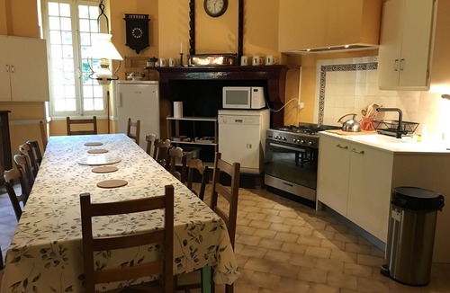 Laurede Apartment | Charming castle for 6–14 people, 40€ per night per person, minimum 6-day stay.