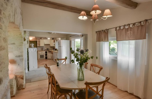 Pons House | Charming Cottage in Fargues (Prayssac/Montcuq) — Private Pool & Spa, Vineyard View