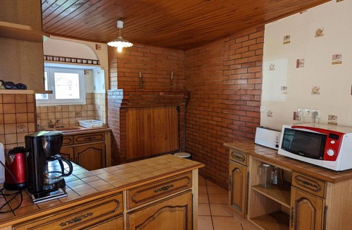 Barret Cottage | Charming cottage with private garden and pets allowed