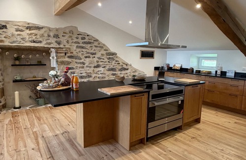 Beguios House | Charming Country Cottage – Vacation Rental for 12 Guests
