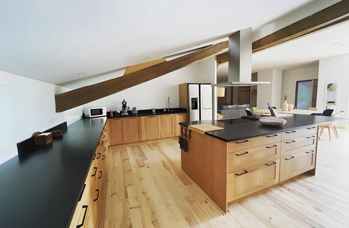 Beguios House | Charming Country Cottage – Vacation Rental for 12 Guests