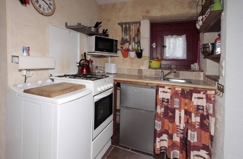 Saint-Maigrin Cottage | Charming Countryside Gite + Continental Breakfast optional