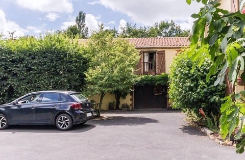 Corcoue-sur-Logne Cottage | Charming Farmhouse Near Nantes with Pond, WiFi, and Baby Equipment