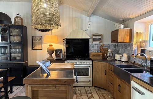 Domino House | Charming House with Heated Pool – Sleeps 6 – Domino, St Georges d'Oléron