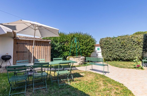 Saint-Pierre-d'Oleron House | Charming Oléron Holiday Home Near Beach with Terrace, Private Garden & Wi-Fi
