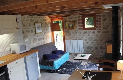 Peyrat-la-Noniere Cottage | Charming gîte 4 épis Peyrat La Nonière on estate with castle and pond