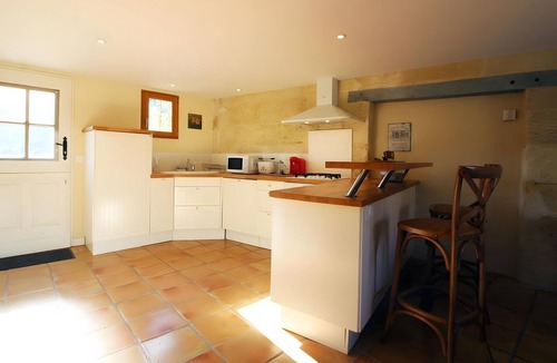 Civrac-de-Blaye House | Charming Gîte “Le Cocon” with Shared Pool, Terrace & Wi-Fi in Civrac de Blaye