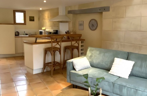 Civrac-de-Blaye House | Charming Gîte “Le Cocon” with Shared Pool, Terrace & Wi-Fi in Civrac de Blaye