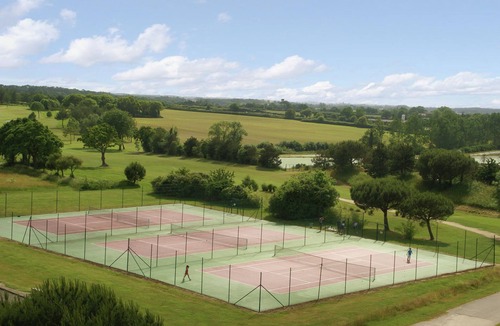 L'Aiguillon-sur-Vie Apartment | Charming holiday home at golf course