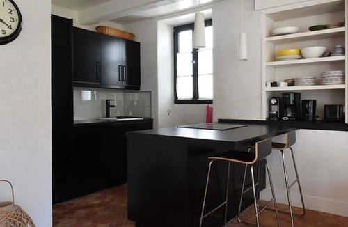Les Portes-en-Re House | Charming House with Sunny Courtyard, 3 Bedrooms, Close to Beach, Ideal for Family Getaways