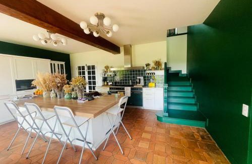 Gan Villa | Charming house, pool and Pyrenees view