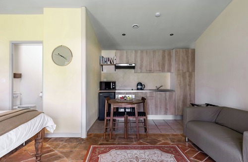 Ozillac House | Charming manor nestled in Charente vineyards