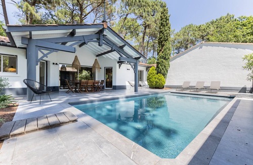 Pyla-sur-Mer Villa | Charming Pine Forest Villa ★ 4 Bedrooms Walk to Pyla Beach