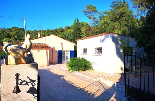 Les Baraques House | Charming Provencal farmhouse with swimming pool and superb view of the Grasse hills