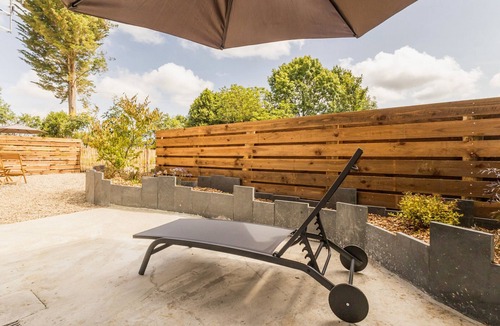 Saint-Colomban Cottage | Charming Renovated Farmhouse with EV Charger, Terrace, and Private Parking Near Nantes