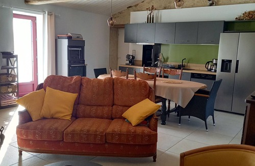 Challans-Gois Communaute Cottage | Charming Renovated Cottage with Heated Pool, Near Beaches and Nature, Pet-Friendly