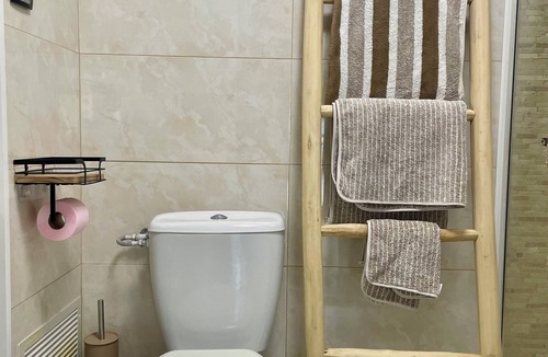Menton Bed & Breakfast | Charming two-room apartment on the heights of Menton, 10 minutes from downtown