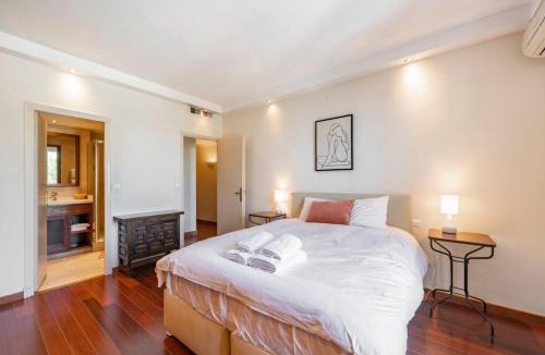 Vallauris House | Charming villa with sea view