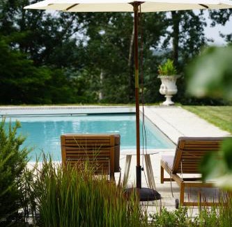Montreal Bed & Breakfast | Chateau de Pomiro chambres d'hôtes et gîte