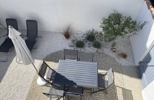 Noirmoutier-en-l'Ile House | CHECK IT OUT: In Le VIEIL, house with Wi-Fi, bikes, 200 meters from the beach and shops
