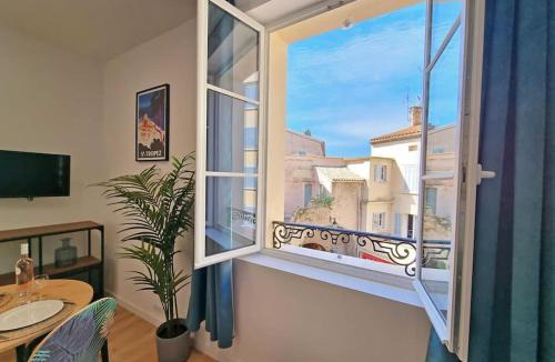 Old Town Apartment | CHIC - Climatisé - 2 pas du port - Place aux Herbes