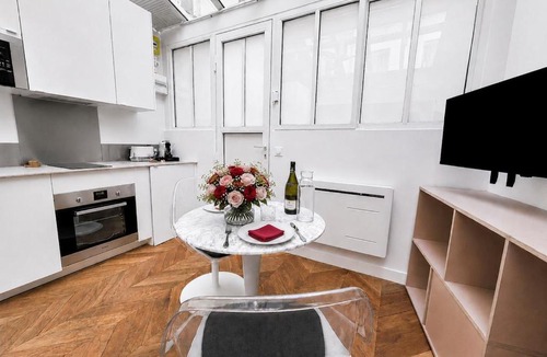 Val-de-Grace Apartment | Chic & quiet studio workshop in Paris Port-Royal