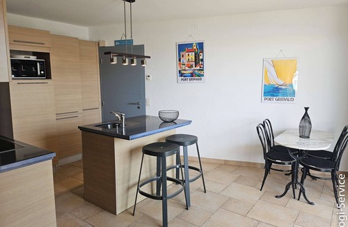 Port Grimaud Apartment | Close to the beach, flat 3/4 persons et mooring