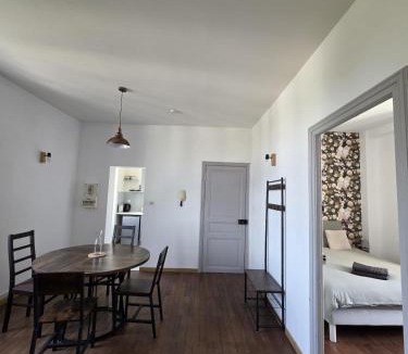 Les Hauts de Saint-Aubin Apartment | Cocon urbain avec jardin - appartement proche hôpital