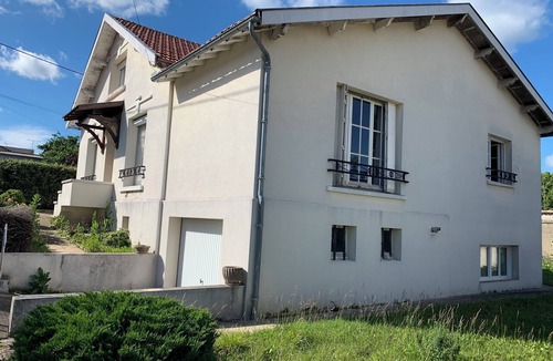Cognac House | Cognac - Quiet residential area - 620 m2 wooded plot,
