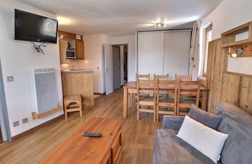 La Perriere Apartment | Comfortable 2 Rooms + Cabin, Pets Allowed, Ski-in/Ski-out