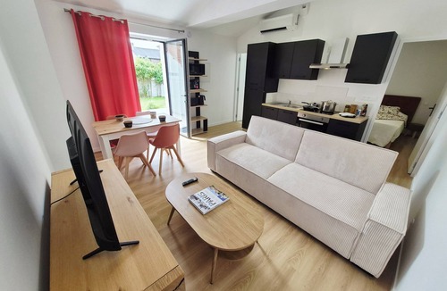 Cholet House | Comfortable house with secure parking Puy du Fou, Thales and Hellfest