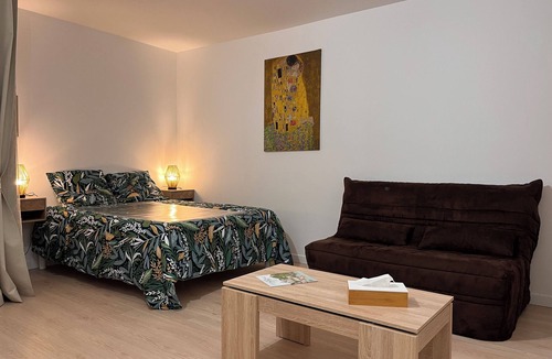 Vendome Apartment | Comfortable studio in the heart of Vendôme. Ideal for doing everything on foot.