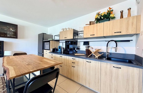 Aix-les-Bains Apartment | Comfortable T3 with terrace and garage!