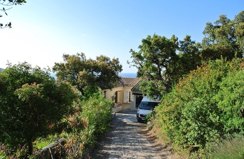 Saint-Raphael Villa | Completely renovated villa for 10 people with a view of the sea and swimming pool