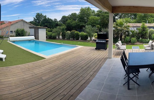 Orist House | Contemporary family home with swimming pool