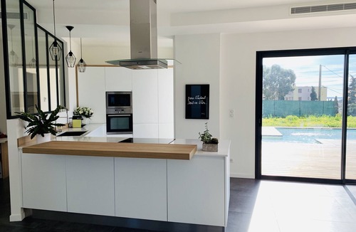 Cagnes-sur-Mer Villa | Contemporary villa with pool near the sea