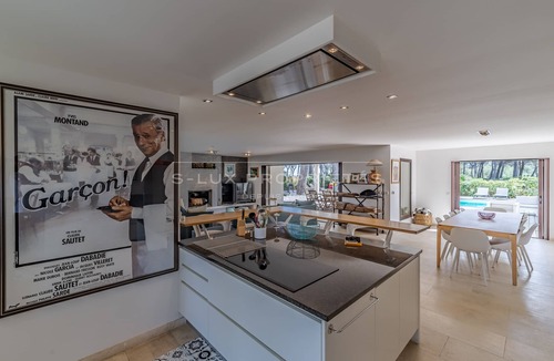 Hyeres Villa | Contemporary villa , between sea and pine forest. Everything can be done on foot