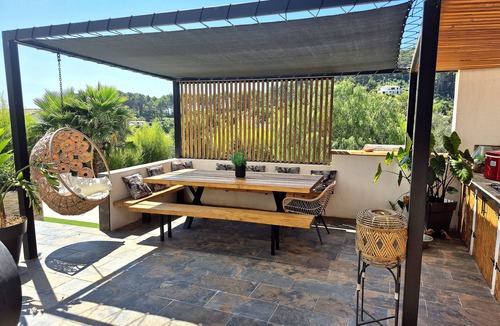 Sollies Pont House | Contemporary villa with beach pool and exotic garden
