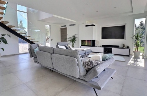 Valbonne Villa | Contemporary villa with swimming pool, wooded garden, close to Valbonne