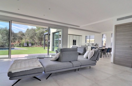Valbonne Villa | Contemporary villa with swimming pool, wooded garden, close to Valbonne